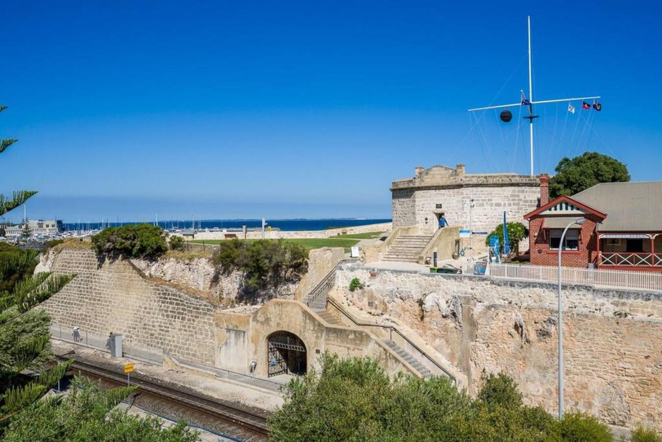 West End Warehouse Historical Opposite Beach Fremantle Buitenkant foto