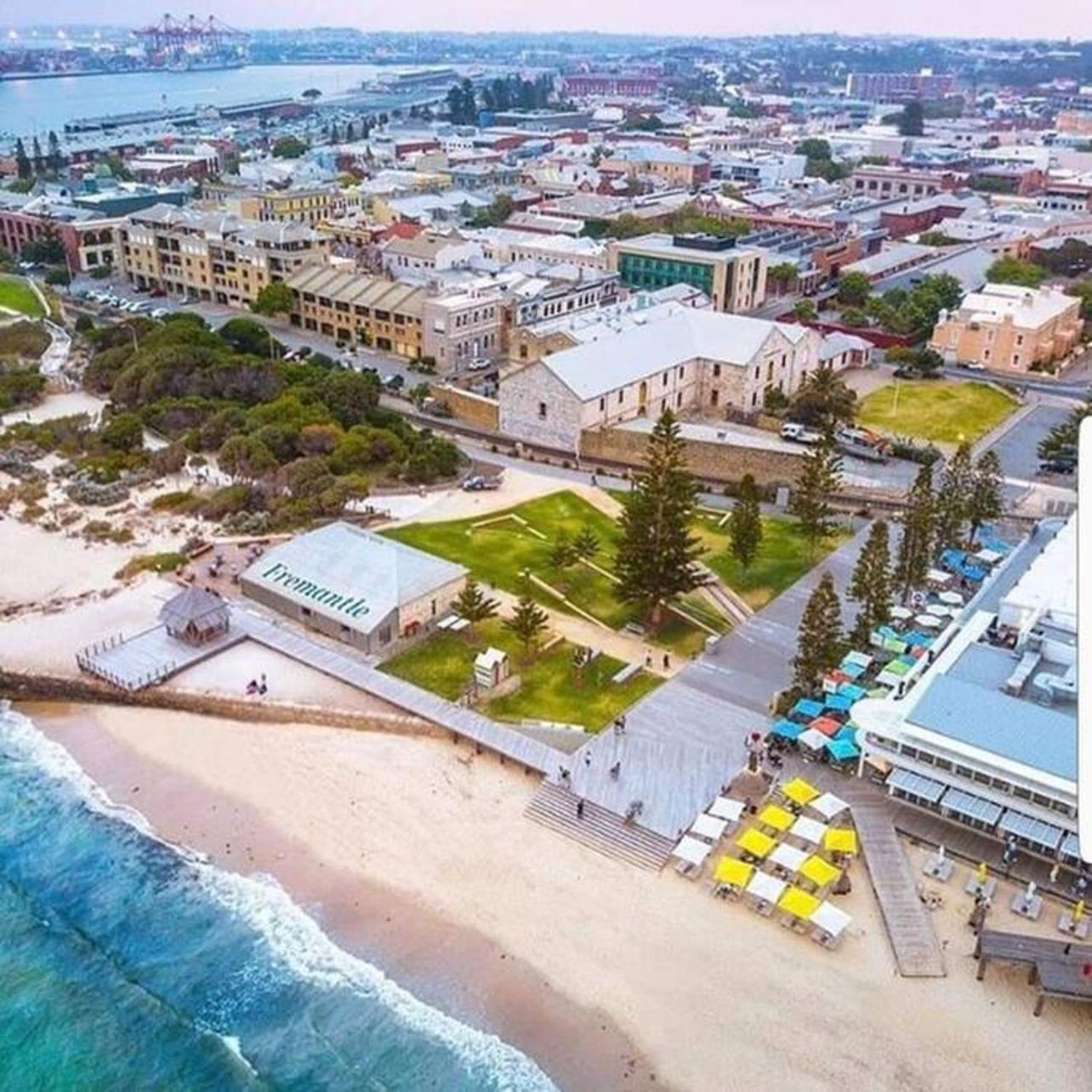 West End Warehouse Historical Opposite Beach Fremantle Buitenkant foto